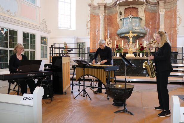 Lauterbacher Anzeiger: Gesang, Musik und Predigt fein abgestimmt - 30.05.2023